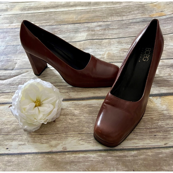 BCBG HEEL - Picture 4 of 10